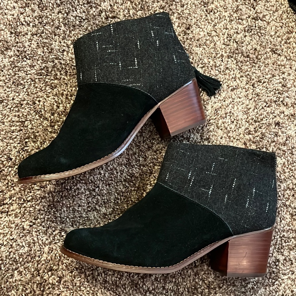 Like new! TOMS bootie